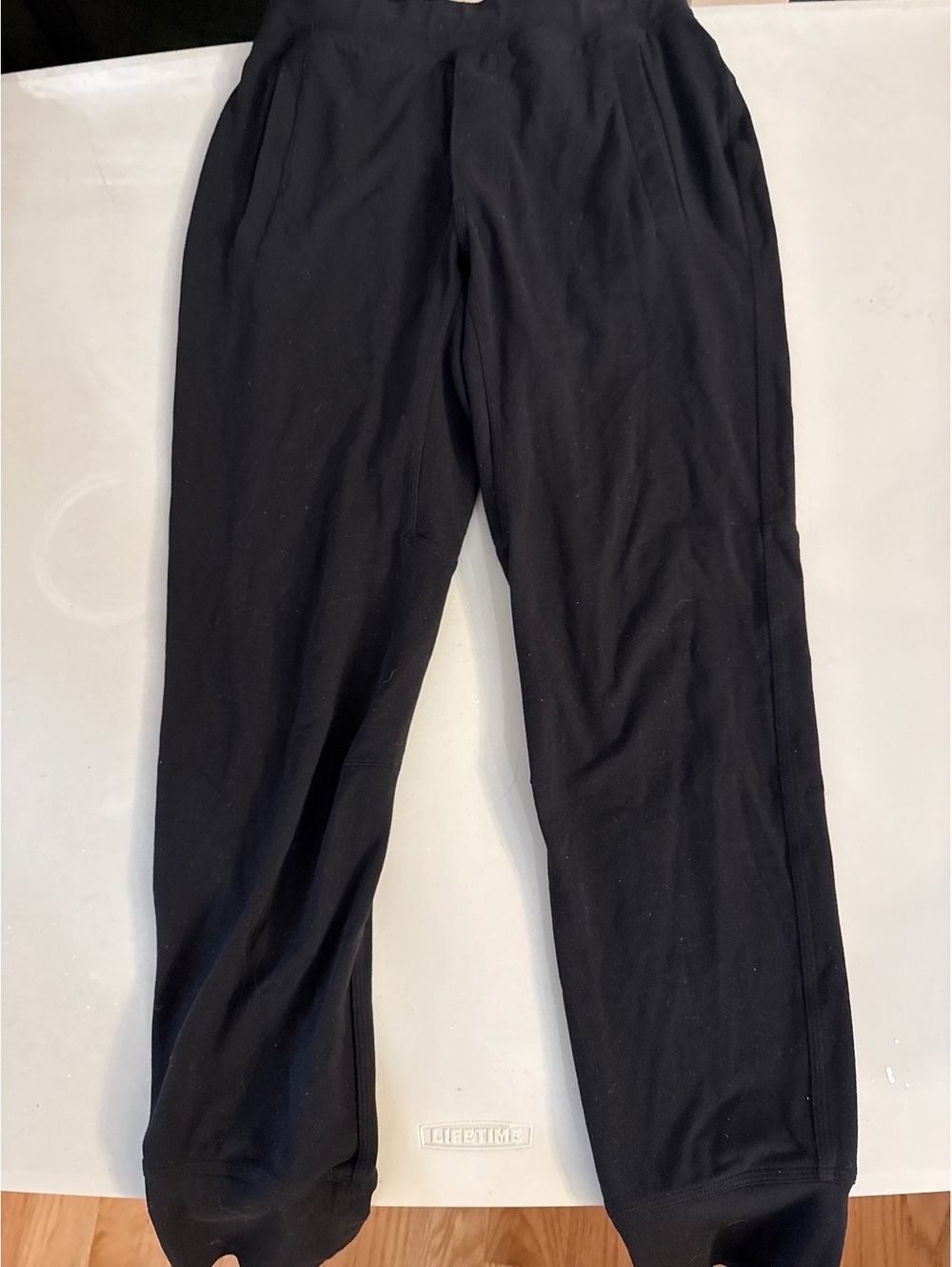 Lululemon men’s black joggers size medium